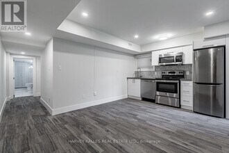 600-600 St Clarens Ave in Toronto, ON - Building Photo - Building Photo