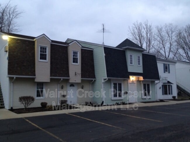 4461 Oberlin Ave in Lorain, OH - Building Photo - Building Photo