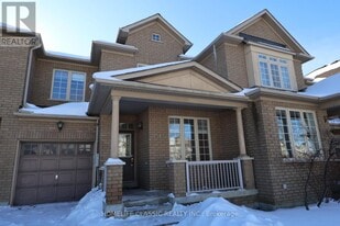 41 Chelton Dr in Richmond Hill, ON - Building Photo