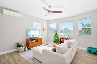 933 21st St in San Diego, CA - Building Photo