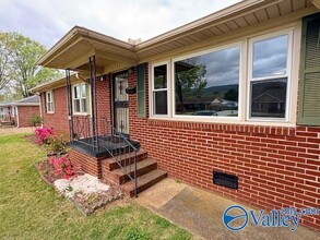2103 Francis St NE in Huntsville, AL - Building Photo - Building Photo