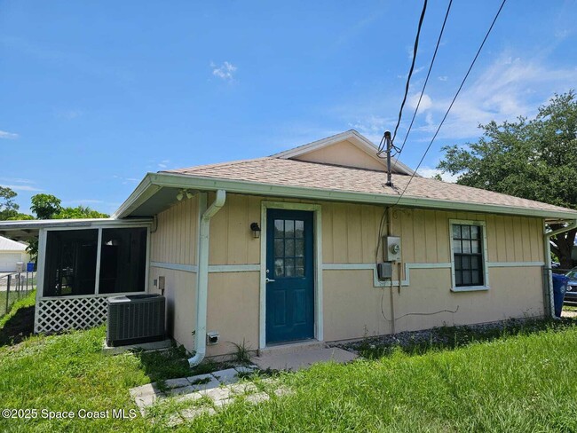 1495 12th St SW in Vero Beach, FL - Building Photo - Building Photo