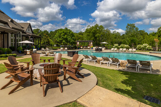 The Ridge at Chenal Valley Apartments in Little Rock, AR - Building Photo - Building Photo