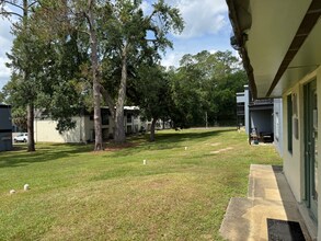 2325 West Pensacola St 113 in Tallahassee, FL - Foto de edificio - Building Photo