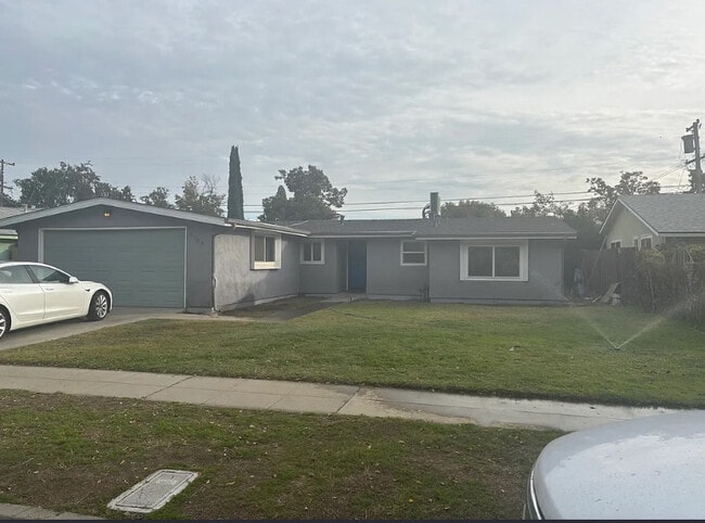 3786 E Holland Ave in Fresno, CA - Building Photo - Building Photo