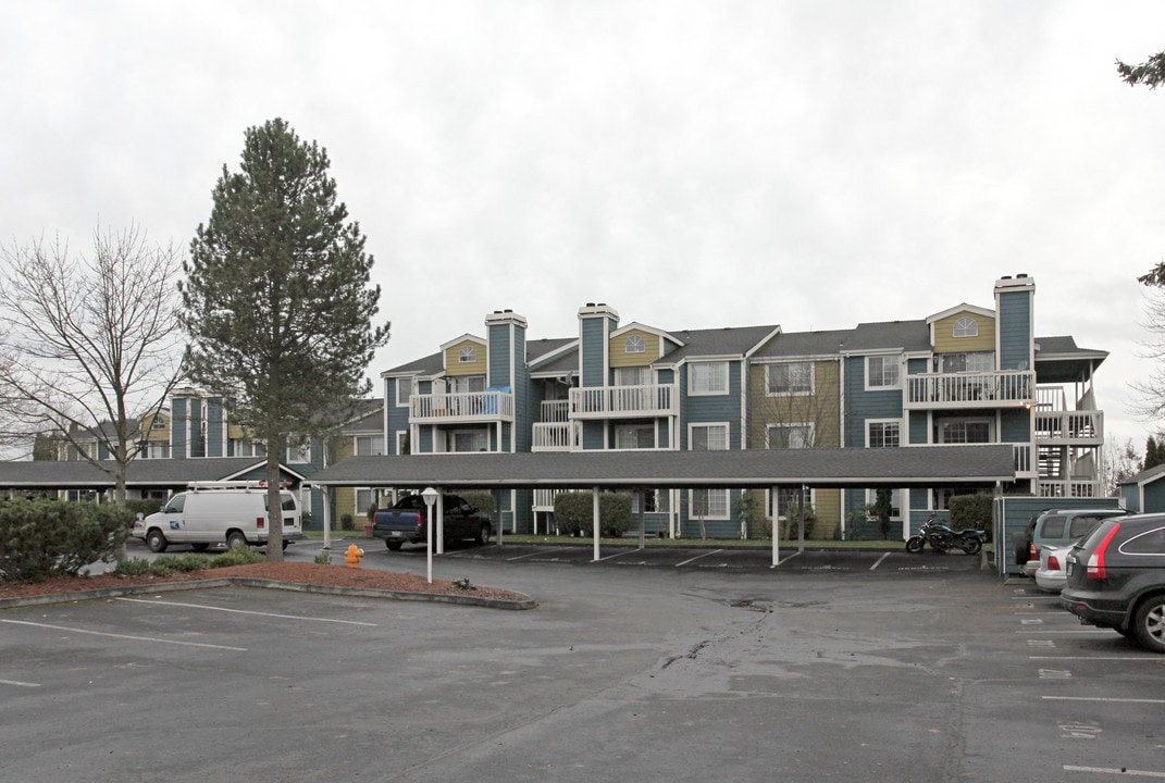 Watermark Condominiums in Des Moines, WA - Building Photo