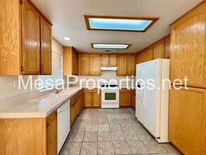 14744 Hopland St in Victorville, CA - Building Photo - Building Photo