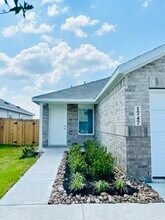 1747 W Stroker Rd in Crosby, TX - Building Photo - Building Photo