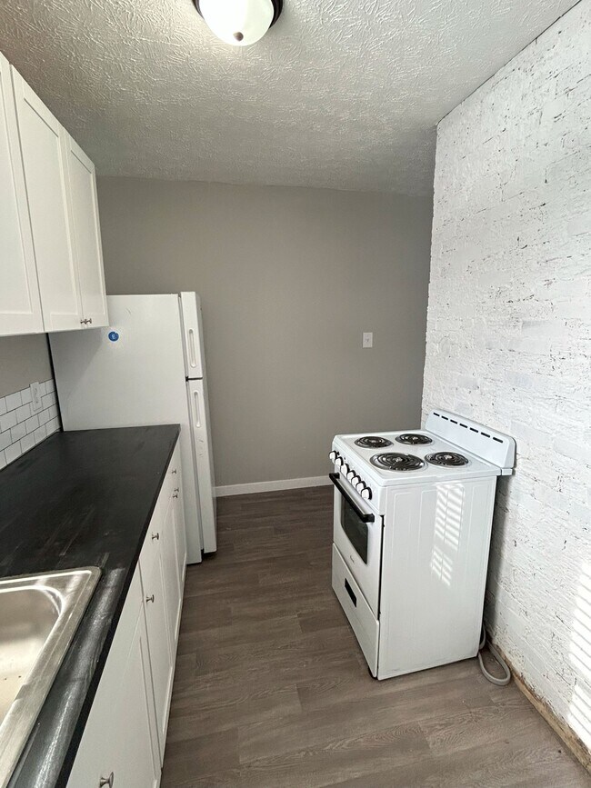 17 5th St, Unit 17 in Roseville, OH - Building Photo - Building Photo