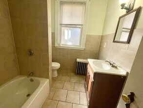 148 Strathmore Rd, Unit 1 in Boston, MA - Foto de edificio - Building Photo