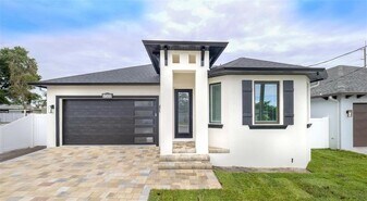 2303 W Ivy St in Tampa, FL - Building Photo