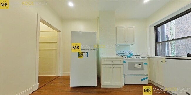 1855 Beacon St, Unit 1 in Brookline, MA - Building Photo - Building Photo