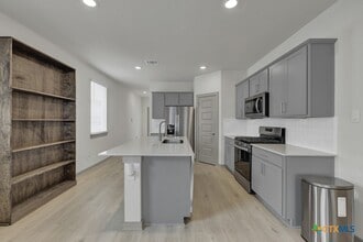 1312 Plymouth St in San Marcos, TX - Building Photo - Building Photo