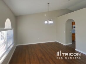 9297 Oak Grove St in Spring Hill, FL - Building Photo - Building Photo