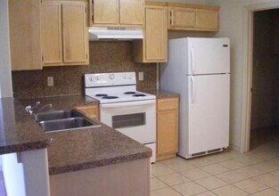 6110 Willis St in Groves, TX - Building Photo - Building Photo