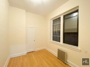 EAST 82 STREET in New York, NY - Building Photo - Building Photo