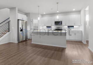 32830 Madrona Ave SE in Black Diamond, WA - Building Photo - Building Photo