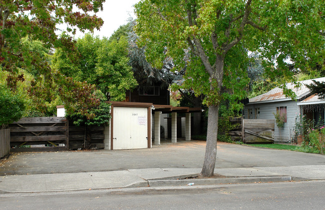 1041 3rd St in Novato, CA - Building Photo - Building Photo