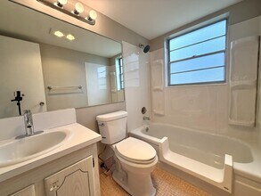 118 Andover E in West Palm Beach, FL - Building Photo - Building Photo