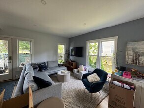 12 Lincoln Pkwy in Somerville, MA - Building Photo - Building Photo