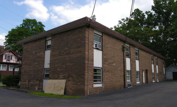 Multi Family in Akron, OH - Building Photo - Building Photo