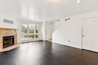 16 Byington Pl in Norwalk, CT - Building Photo - Building Photo