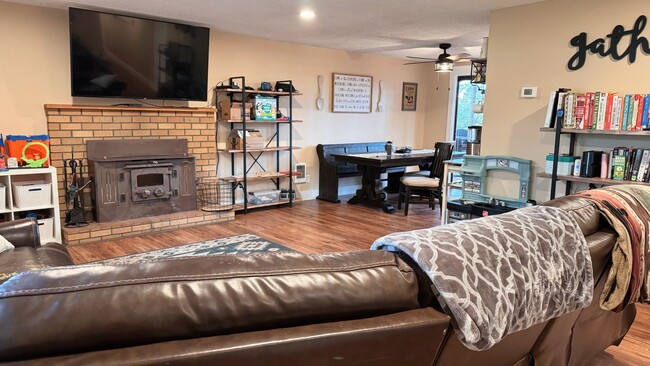 652 Cathlamet Dr in Oak Harbor, WA - Building Photo - Building Photo