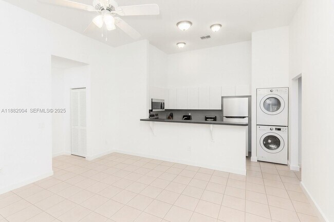 property at 2516 Lincoln St