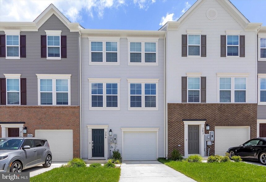 206 Telluride Wy in Charles Town, WV - Building Photo
