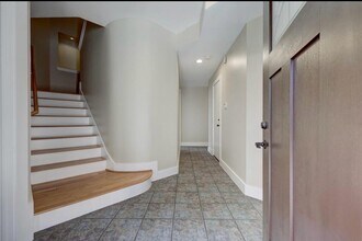 5661 Larkin St in Houston, TX - Building Photo - Building Photo