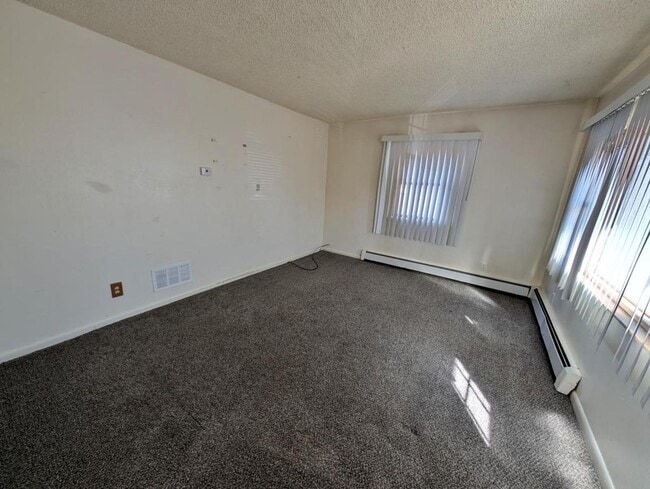 319 N 8th Ave in Sterling, CO - Building Photo - Building Photo