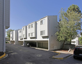 Kimberly Woods Apartments in Englewood, CO - Foto de edificio - Building Photo