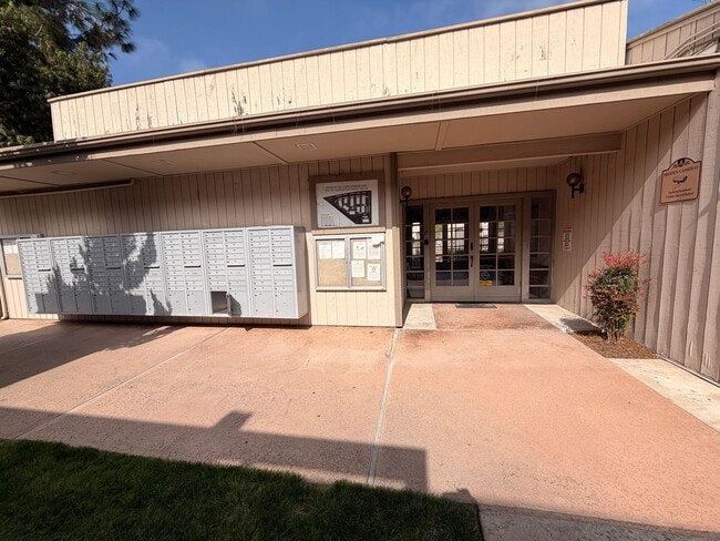 3026 Associated Rd in Fullerton, CA - Building Photo - Building Photo