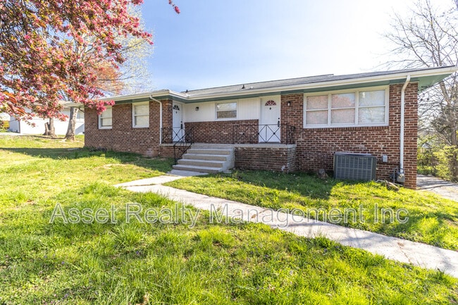4802 Inskip Rd in Knoxville, TN - Building Photo - Building Photo
