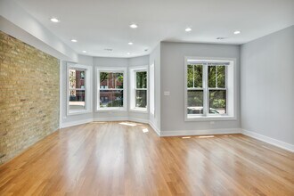 4624 N Ashland Ave, Unit 1S in Chicago, IL - Foto de edificio - Building Photo