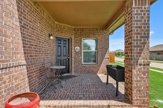 5129 Meadow Ln in Krum, TX - Building Photo - Building Photo