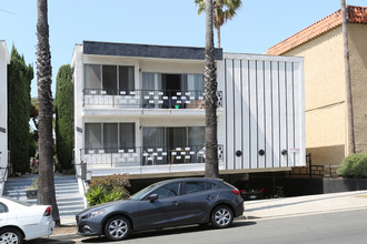 918 4th Street in Santa Monica - steps to  in Santa Monica, CA - Foto de edificio - Building Photo