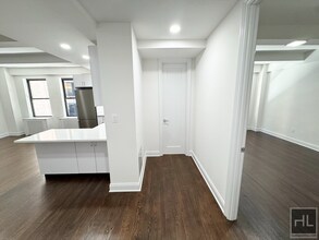 WEST 55 STREET in New York, NY - Building Photo - Building Photo