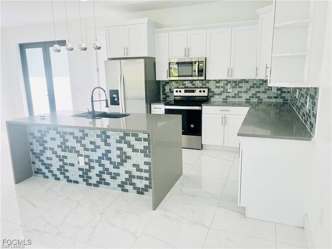 106 El Dorado Blvd N in Cape Coral, FL - Building Photo - Building Photo