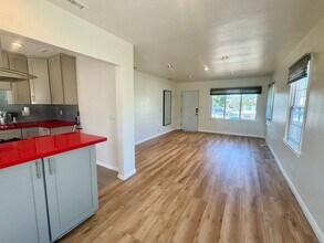 6664 Ensign Ave in Los Angeles, CA - Building Photo - Building Photo