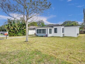 940 SW 28th St in Fort Lauderdale, FL - Building Photo - Building Photo