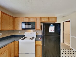 140 Inverness Trce in Jonesboro, GA - Building Photo - Building Photo