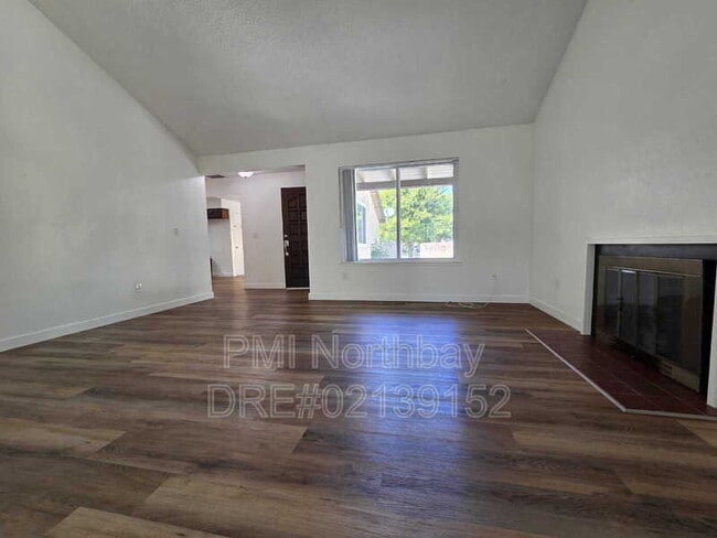 1152 Hartford Pl in Fairfield, CA - Building Photo - Building Photo