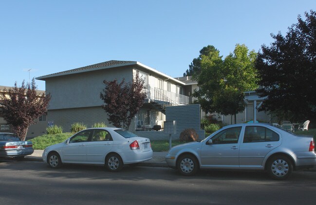 155 Hollis Ave in Campbell, CA - Foto de edificio - Building Photo