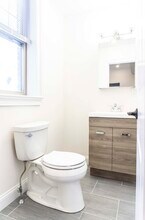 2016 Commonwealth Ave, Unit F in Boston, MA - Foto de edificio - Building Photo