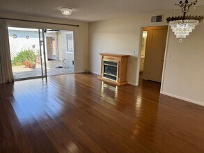 137 E Garden Green in Port Hueneme, CA - Building Photo - Building Photo