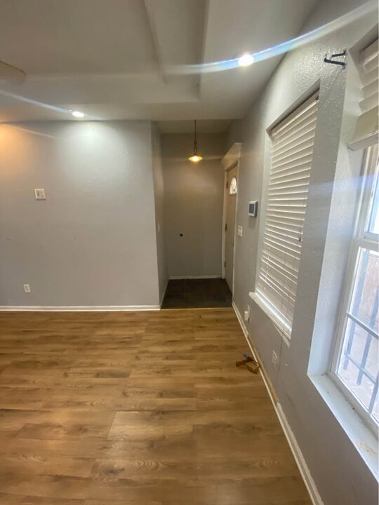 5130 Olive St in Kansas City, MO - Building Photo
