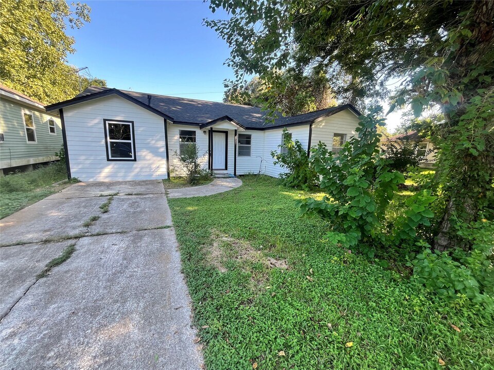 6606 Anderson St in Texas City, TX - Building Photo