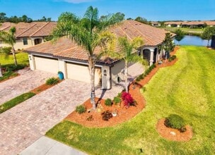 12230 Amica Loop in Venice, FL - Building Photo - Building Photo