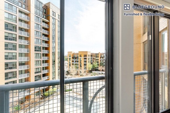 3444 Fairfax Dr in Arlington, VA - Building Photo - Building Photo